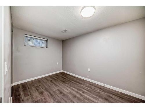 1204 60 Street Se, Calgary, AB - Indoor Photo Showing Other Room