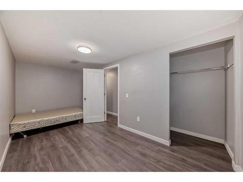 1204 60 Street Se, Calgary, AB - Indoor Photo Showing Other Room