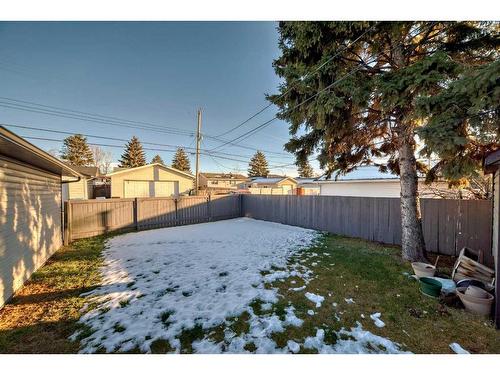 1204 60 Street Se, Calgary, AB - Outdoor With Backyard