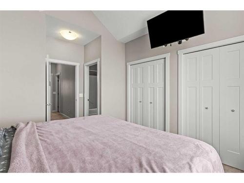 1545 Symons Valley Parkway Nw, Calgary, AB - Indoor Photo Showing Bedroom