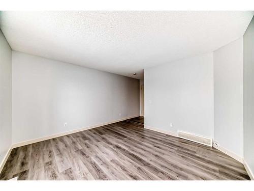 265 Saddlebrook Point Ne, Calgary, AB - Indoor Photo Showing Other Room