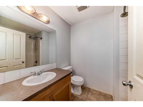 265 Saddlebrook Point Ne, Calgary, AB - Indoor Photo Showing Bathroom