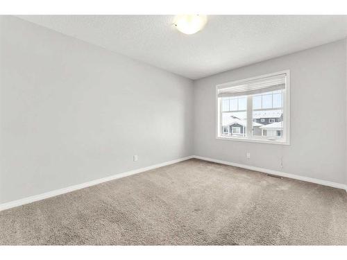 350 Hillcrest Square Sw, Airdrie, AB - Indoor Photo Showing Other Room