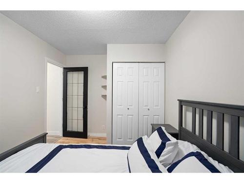 752 Fortalice Crescent Se, Calgary, AB - Indoor Photo Showing Bedroom