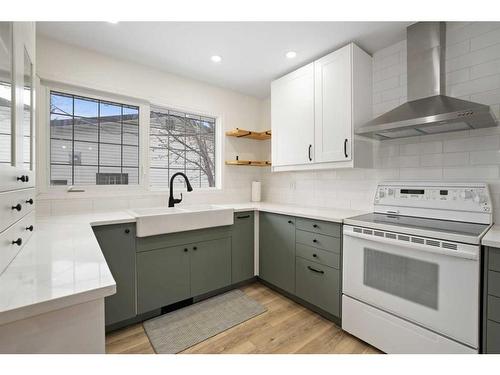 752 Fortalice Crescent Se, Calgary, AB - Indoor Photo Showing Kitchen