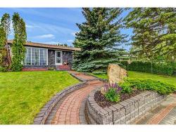 752 Fortalice Crescent SE Calgary, AB T2A 2E1