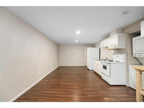 752 Fortalice Crescent Se, Calgary, AB - Indoor Photo Showing Kitchen