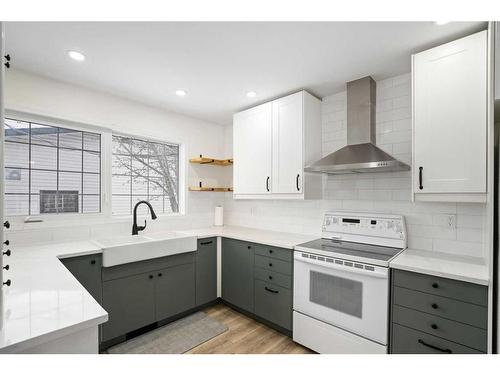 752 Fortalice Crescent Se, Calgary, AB - Indoor Photo Showing Kitchen