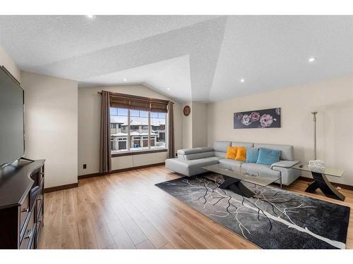 624 Quarry Way Se, Calgary, AB - Indoor Photo Showing Living Room