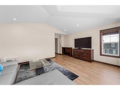 624 Quarry Way Se, Calgary, AB - Indoor