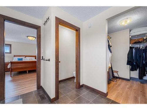 624 Quarry Way Se, Calgary, AB - Indoor