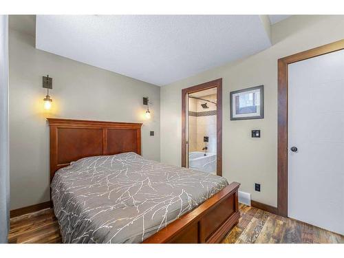 624 Quarry Way Se, Calgary, AB - Indoor Photo Showing Bedroom