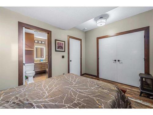 624 Quarry Way Se, Calgary, AB - Indoor Photo Showing Bedroom