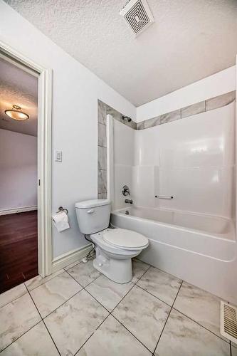 631 Taralake Way Ne, Calgary, AB - Indoor Photo Showing Bathroom