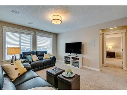 151 Auburn Sound Circle Se, Calgary, AB - Indoor Photo Showing Living Room