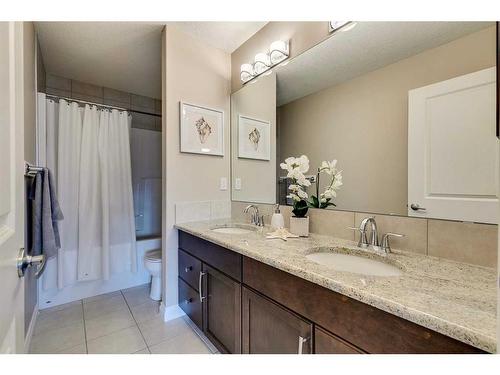 151 Auburn Sound Circle Se, Calgary, AB - Indoor Photo Showing Bathroom