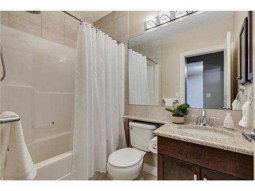 151 Auburn Sound Circle Se, Calgary, AB - Indoor Photo Showing Bathroom