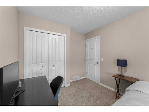 355 Walden Mews Se, Calgary, AB - Indoor Photo Showing Bedroom