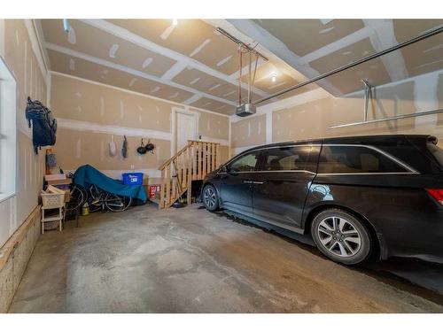 355 Walden Mews Se, Calgary, AB - Indoor Photo Showing Garage