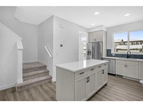 631 Rangeview Street Se, Calgary, AB - Indoor Photo Showing Kitchen With Upgraded Kitchen