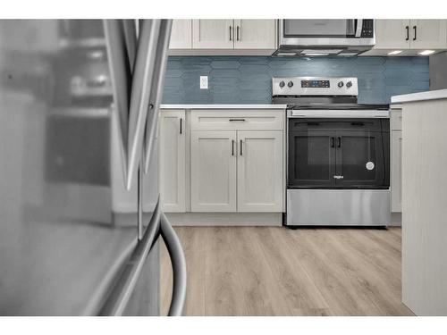 631 Rangeview Street Se, Calgary, AB - Indoor Photo Showing Kitchen With Stainless Steel Kitchen