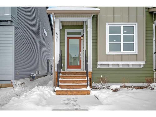 631 Rangeview Street Se, Calgary, AB - Outdoor