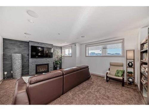 181 Muirfield Boulevard, Lyalta, AB - Indoor Photo Showing Living Room With Fireplace