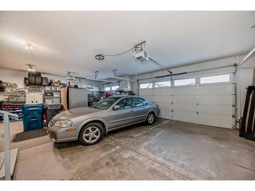 181 Muirfield Boulevard, Lyalta, AB - Indoor Photo Showing Garage