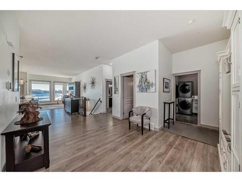 181 Muirfield Boulevard, Lyalta, AB - Indoor Photo Showing Living Room