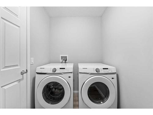 11 Cityline Manor Ne, Calgary, AB - Indoor Photo Showing Laundry Room