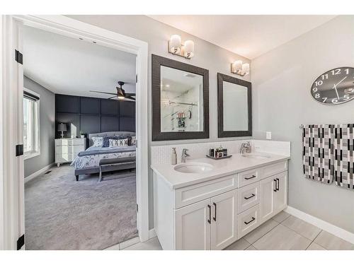 136 Creekstone Square Sw, Calgary, AB - Indoor Photo Showing Bathroom