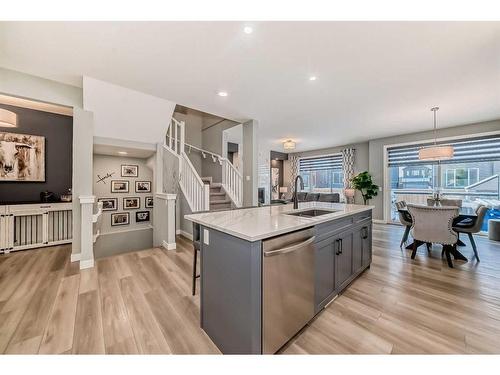 136 Creekstone Square Sw, Calgary, AB - Indoor Photo Showing Kitchen