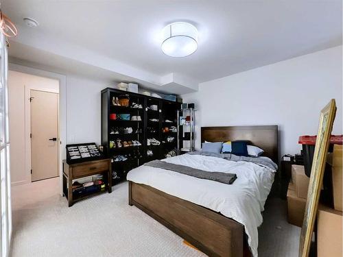 2614 17 Street Sw, Calgary, AB - Indoor Photo Showing Bedroom