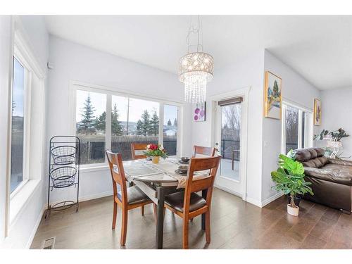 108 West Pointe Manor, Cochrane, AB - Indoor Photo Showing Dining Room