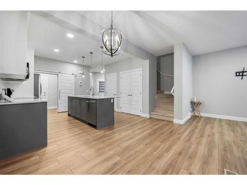 368 Creekrun Crescent Sw, Airdrie, AB - Indoor Photo Showing Kitchen