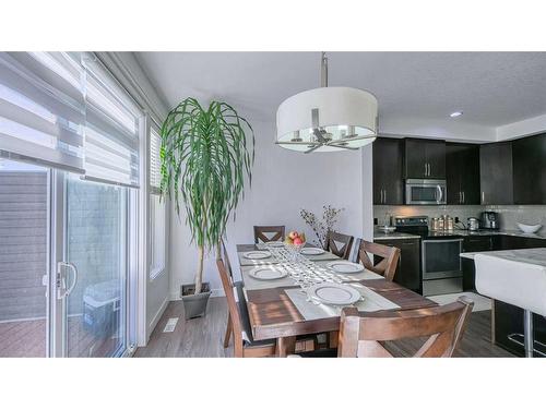 127 Evanswood Circle Nw, Calgary, AB - Indoor Photo Showing Dining Room