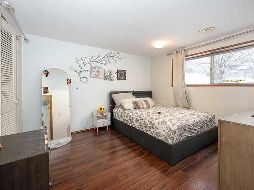 1416 Mardale Drive Ne, Calgary, AB - Indoor Photo Showing Bedroom