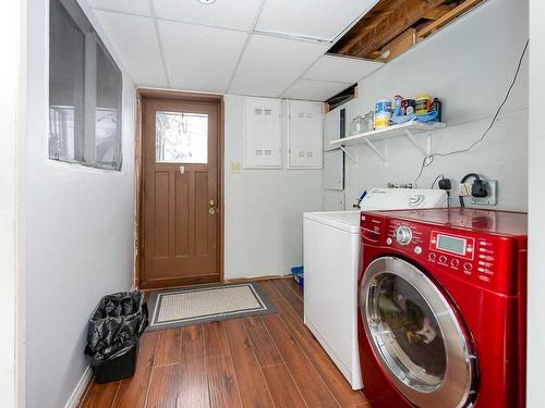 1416 Mardale Drive Ne, Calgary, AB - Indoor Photo Showing Laundry Room