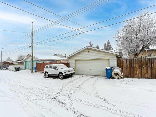 1416 Mardale Drive Ne, Calgary, AB - Outdoor