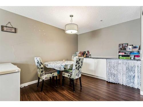 3204-Tuscarora Tuscarora Manor Nw, Calgary, AB - Indoor Photo Showing Dining Room