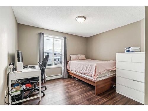 3204-Tuscarora Tuscarora Manor Nw, Calgary, AB - Indoor Photo Showing Bedroom