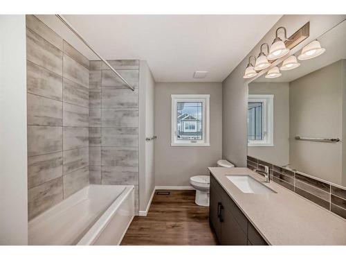 27 Cityline Heath Ne, Calgary, AB - Indoor Photo Showing Bathroom