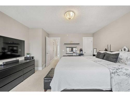 44 Covecreek Mews Ne, Calgary, AB - Indoor Photo Showing Bedroom