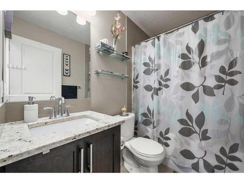 44 Covecreek Mews Ne, Calgary, AB - Indoor Photo Showing Bathroom