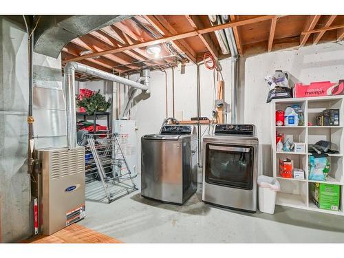 52-251 90 Avenue Sw, Calgary, AB - Indoor Photo Showing Laundry Room