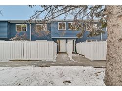 52-251 90 Avenue SW Calgary, AB T2J 0A4