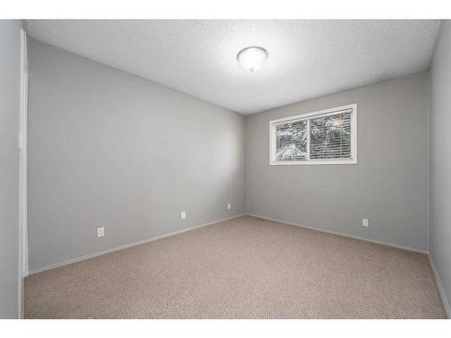 12-287 Southampton Drive Sw, Calgary, AB - Indoor Photo Showing Other Room