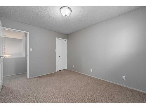 12-287 Southampton Drive Sw, Calgary, AB - Indoor Photo Showing Other Room