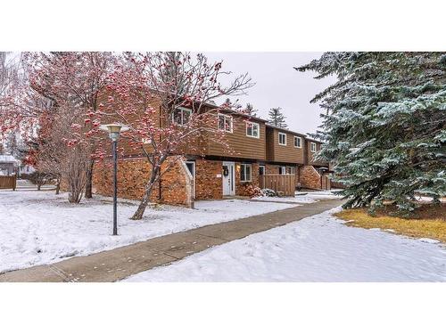 12-287 Southampton Drive Sw, Calgary, AB - Outdoor