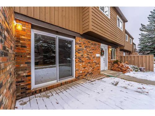 12-287 Southampton Drive Sw, Calgary, AB - Outdoor